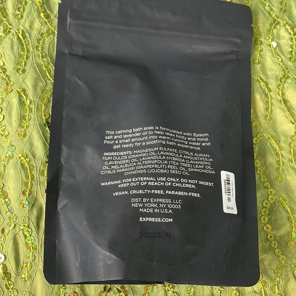 Relax & restore, Exfoliate and nourish, refresh and hydrate. Express. Brand New - Picture 7 of 7